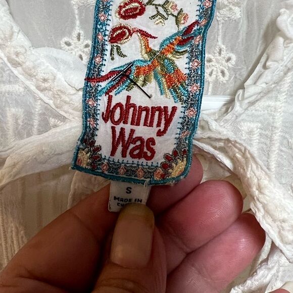 Johnny Was Embroidered Sleeveless Tank Top Womens Ivory Eyelet  Sz S Host Pick - Picture 3 of 4